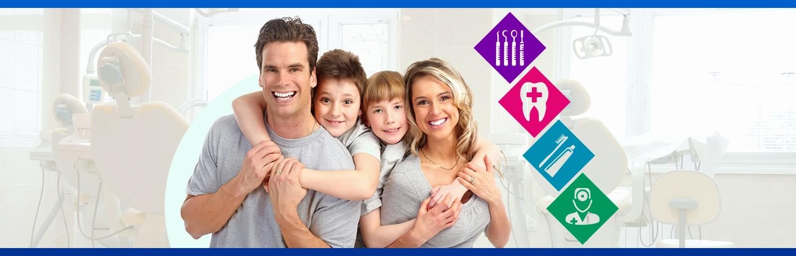 Clínica Dental Arucas familia sonriendo